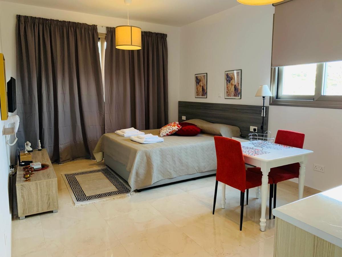 Harmony Seaview Apartments Paphos Extérieur photo